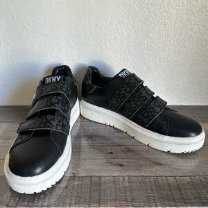 DKNY Marzi Platform Sneakers Size 11M